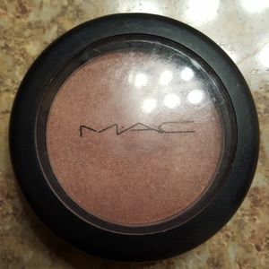 MAC Cosmetics sheertone shimmer blush Plum Foolery
